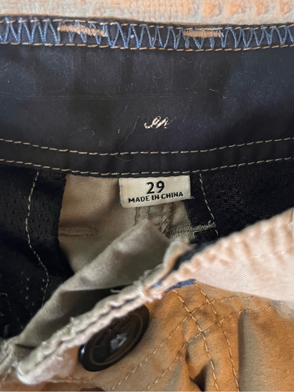 Billabong Submersibles Men's Tan Cargo Shorts with Side Pockets - Picture 3 of 7